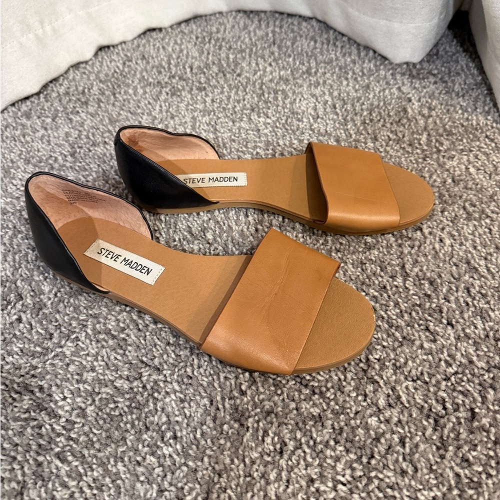 Steve Madden Two-Piece Open-Toe Flats in Tan and Black - Picture 3 of 5